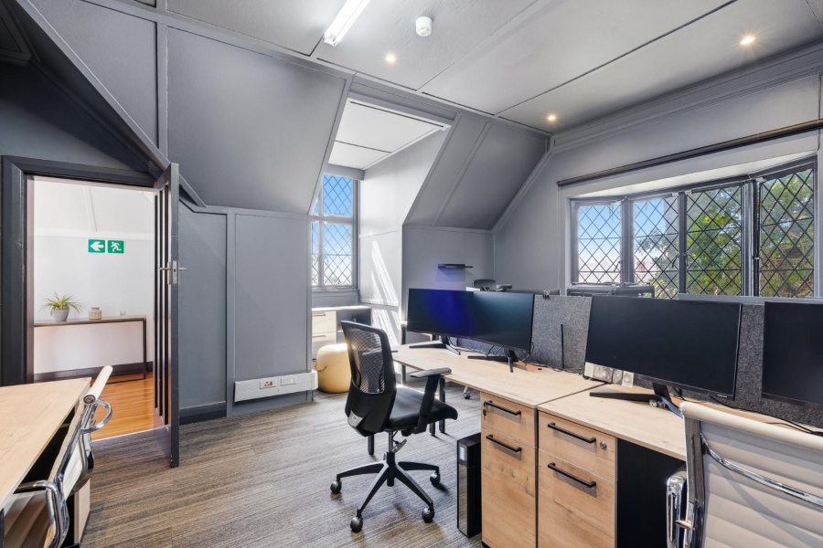 5 Bedroom Property for Sale in Woodstock Upper Western Cape